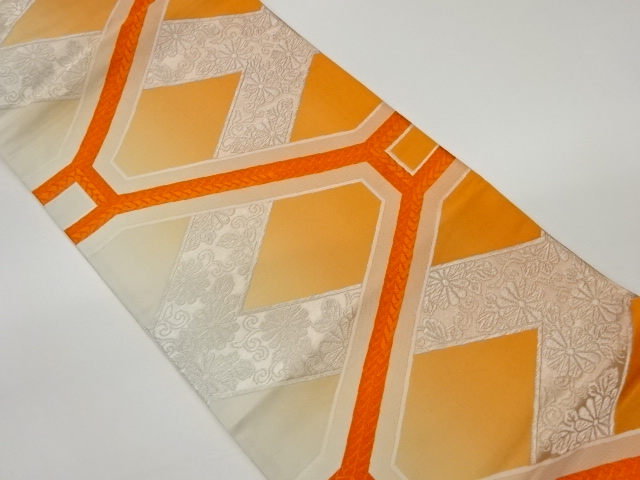 蜀江に菊唐草模様織出し全通袋帯